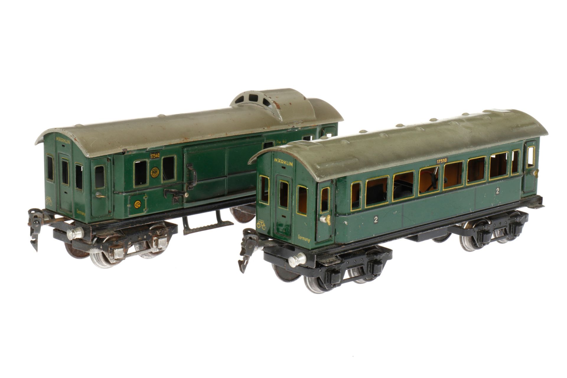 2 Märklin Spur-0-Wagen, Personenwagen 1751 und Packwagen 1754, Chromlithographie, Personenwagen