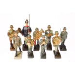 8 versch. Soldaten, Masse, HL, dazu 1 Figur (1. WK), Z 3