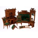 Große Puppenstuben-Einrichtung, Holz, mit Schrank, Spiegelschrank, Sofa und 3 Stühlen, tw besch.,