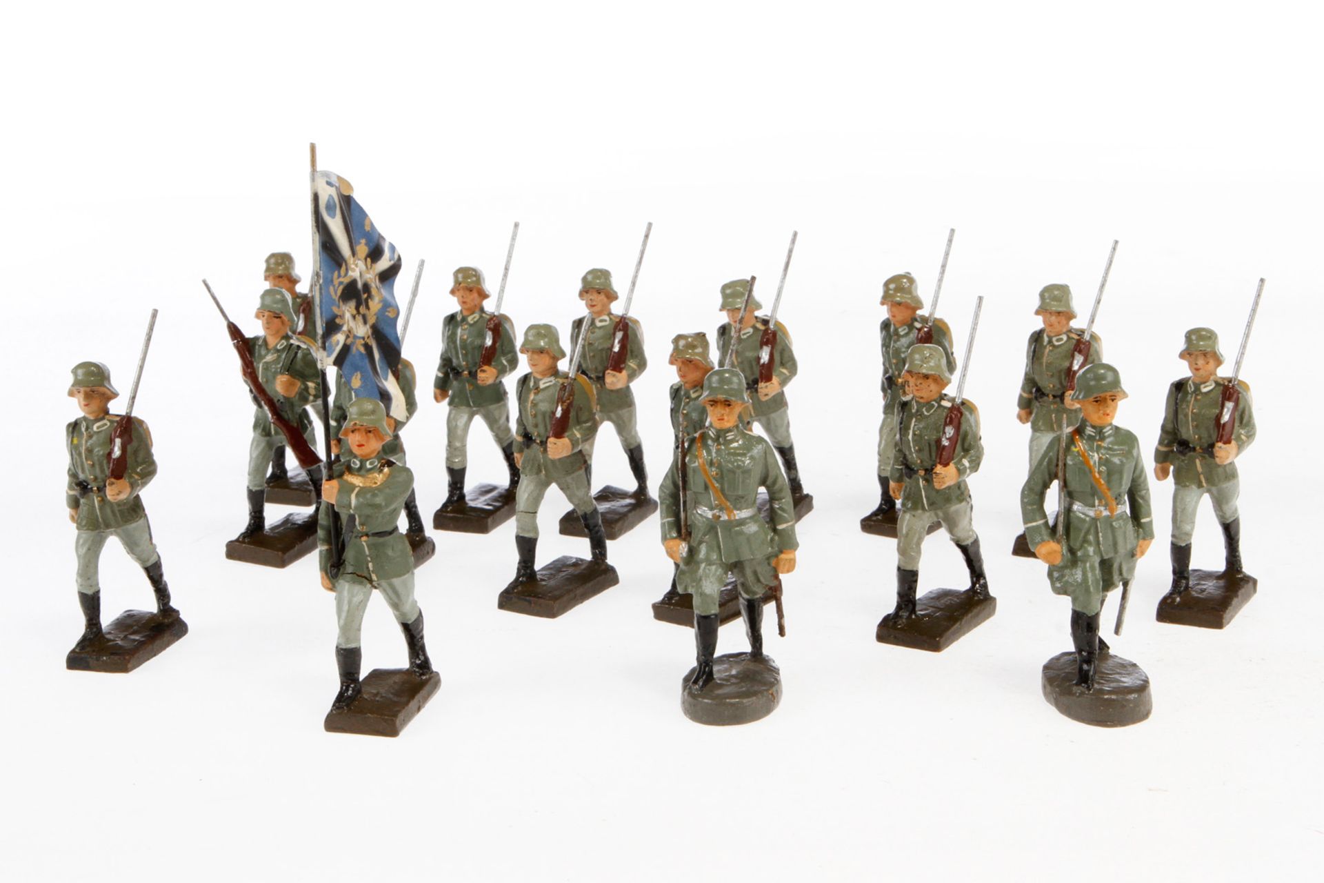 Konv. 16 Lineol Soldaten, Masse, HL, mit Fahnenträger, LS, Z 2-3