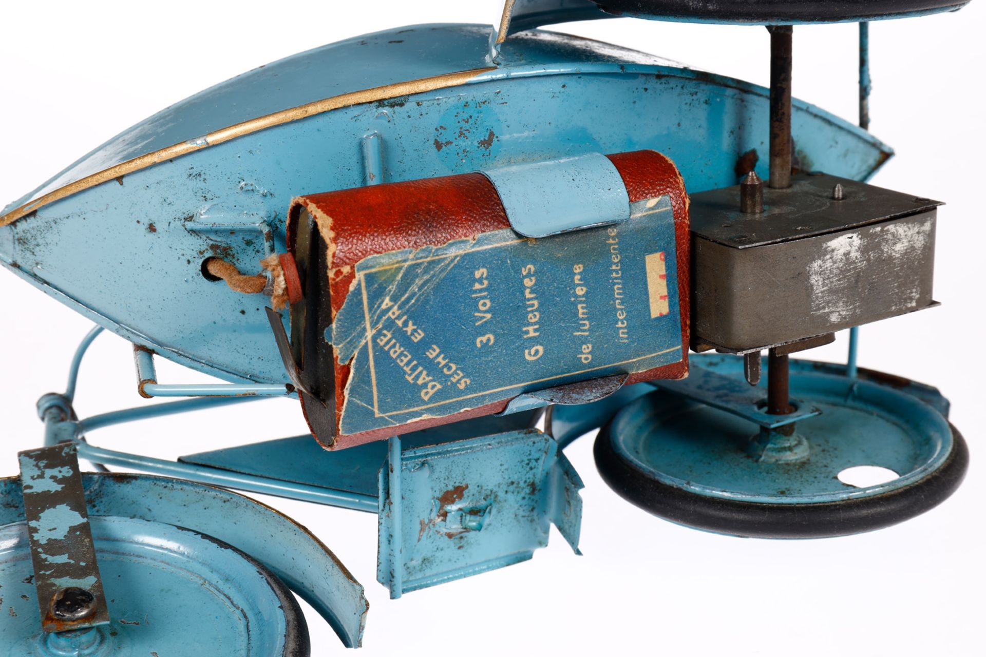 Pinard Motorrad mit Seitenwagen, uralt, hellblau handlackiert, Uhrwerk intakt, mit elektrisch - Image 3 of 9