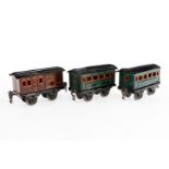 2 Märklin Personen- und 1 Gepäckwagen 1872/1873, Spur 0, CL, Schwarzbereiche rest., LS, L 11, Z 3