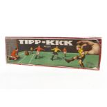 Spiel ”Tipp-Kick”, wohl komplett, mit Gussfiguren, im tw besch. und NV OK, Z 3