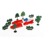 Konv. mit 4 Lego Fahrzeugen und Bäumen, Z 3