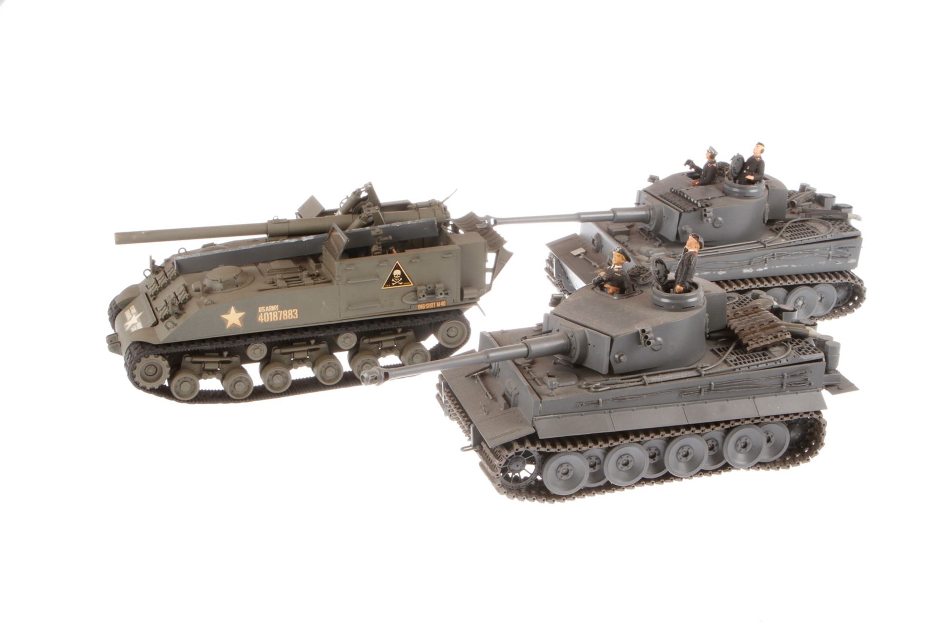 3 Panzermodelle, Kunststoff, tw besch., L 24-30, Z 3