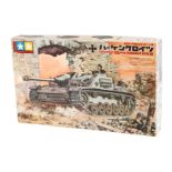 Tamiya Bausatz Panzer 4, Maßstab 1:21, wohl komplett, im leicht besch. OK, Alterungsspuren