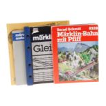 Konv. Märklin Literatur, 2 Bücher und 2 Hefte, "Märklin-Bahn mit Pfiff", "150 Jahre Traumfabrik",