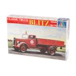 Italeri Bausatz LKW "Blitz" 773, Maßstab 1:24, wohl komplett, im leicht besch. OK, Alterungsspuren