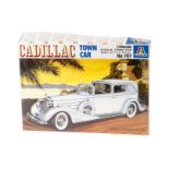 Italeri Bausatz Cadillac 707, Maßstab 1:24, wohl komplett, im leicht besch. OK, Alterungsspuren