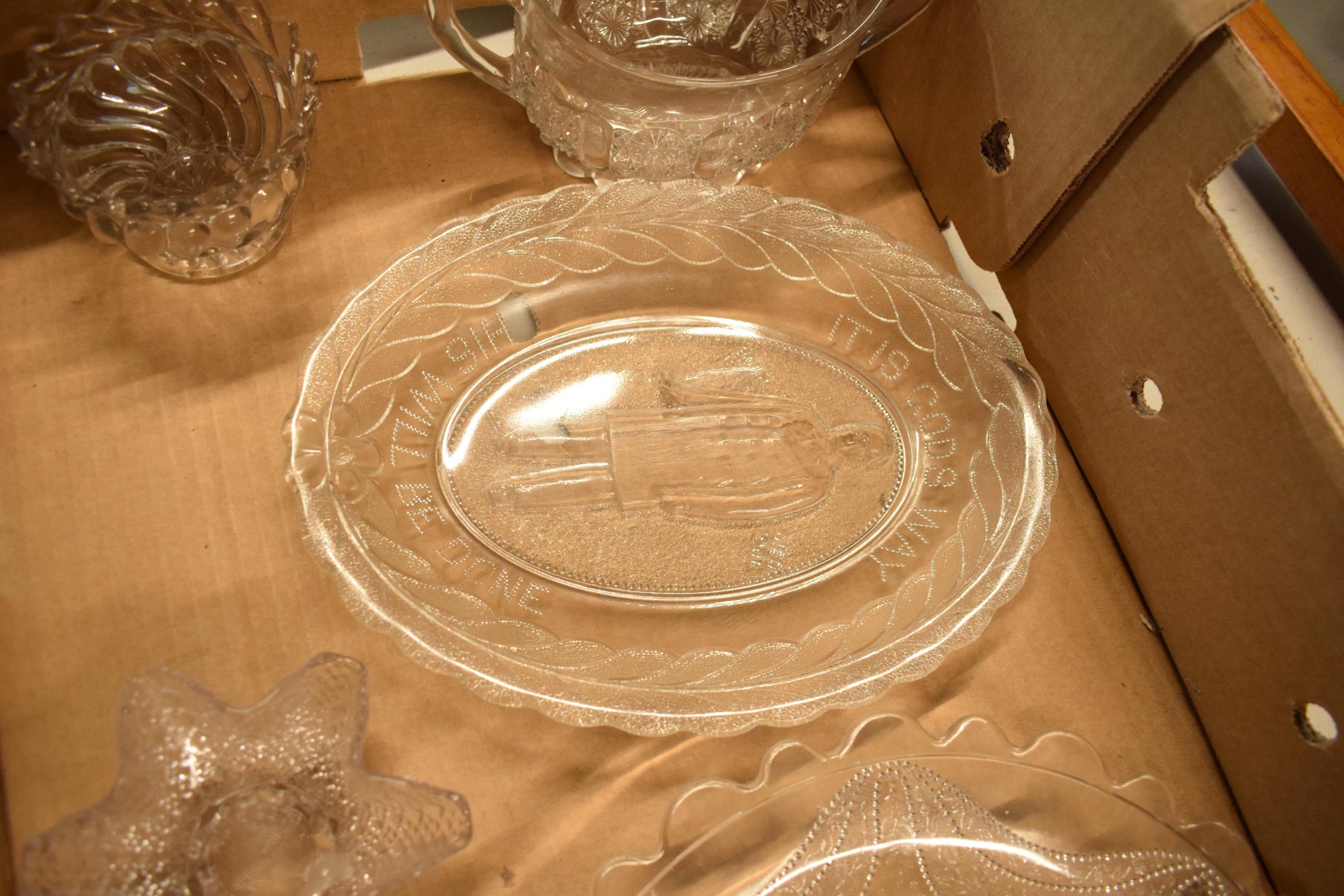 A collection of vintage glassware to include commemorative plates for U.S Grant, McKinley glass tray - Image 3 of 6