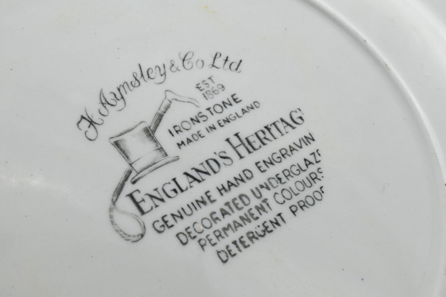 Aynsley and Co Ironstone plates 'England's Heritage', 10 inch diameter (5). In good condition with - Image 3 of 4
