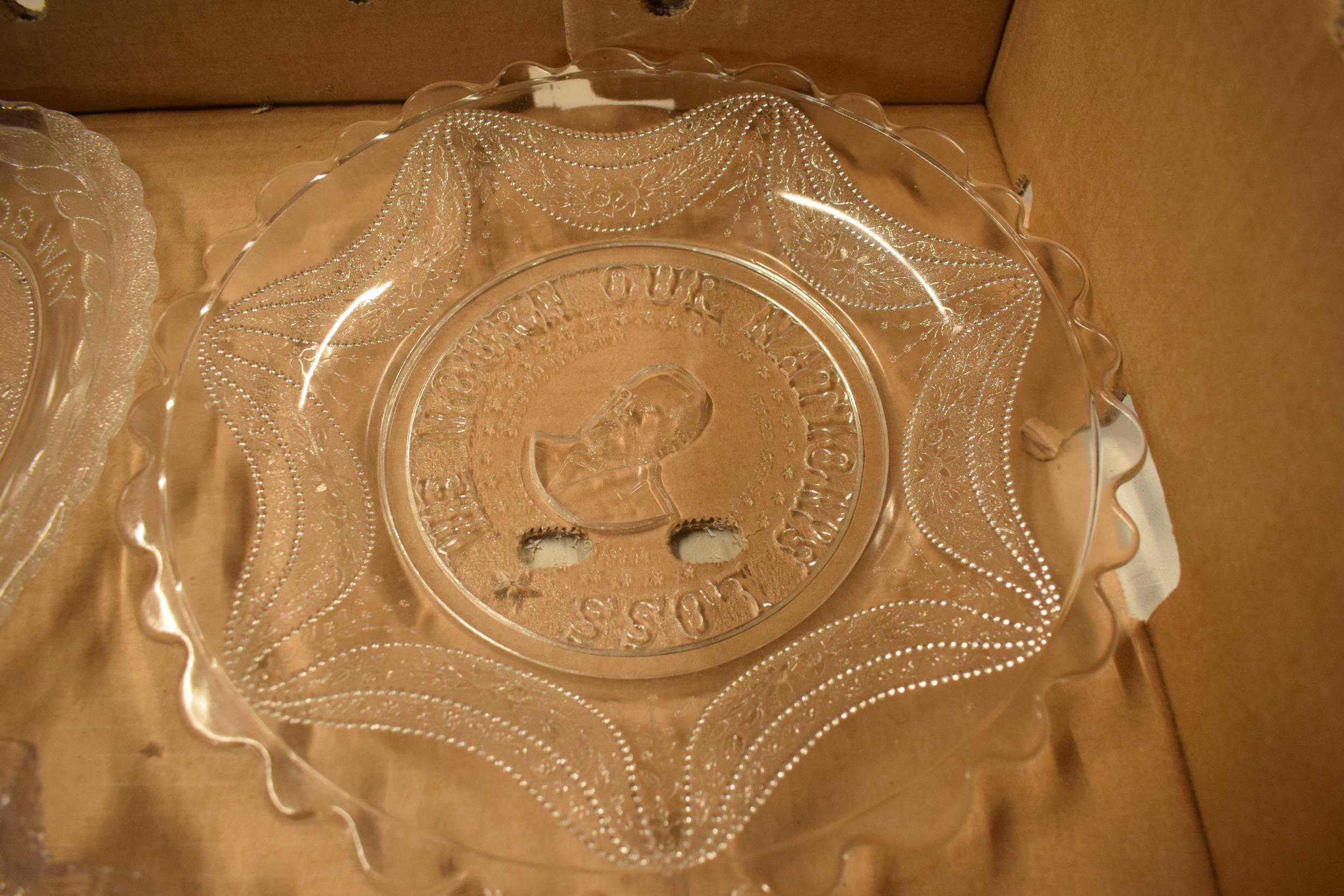 A collection of vintage glassware to include commemorative plates for U.S Grant, McKinley glass tray - Image 2 of 6