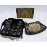 A trio of early 20th century ladies evening bags (3).