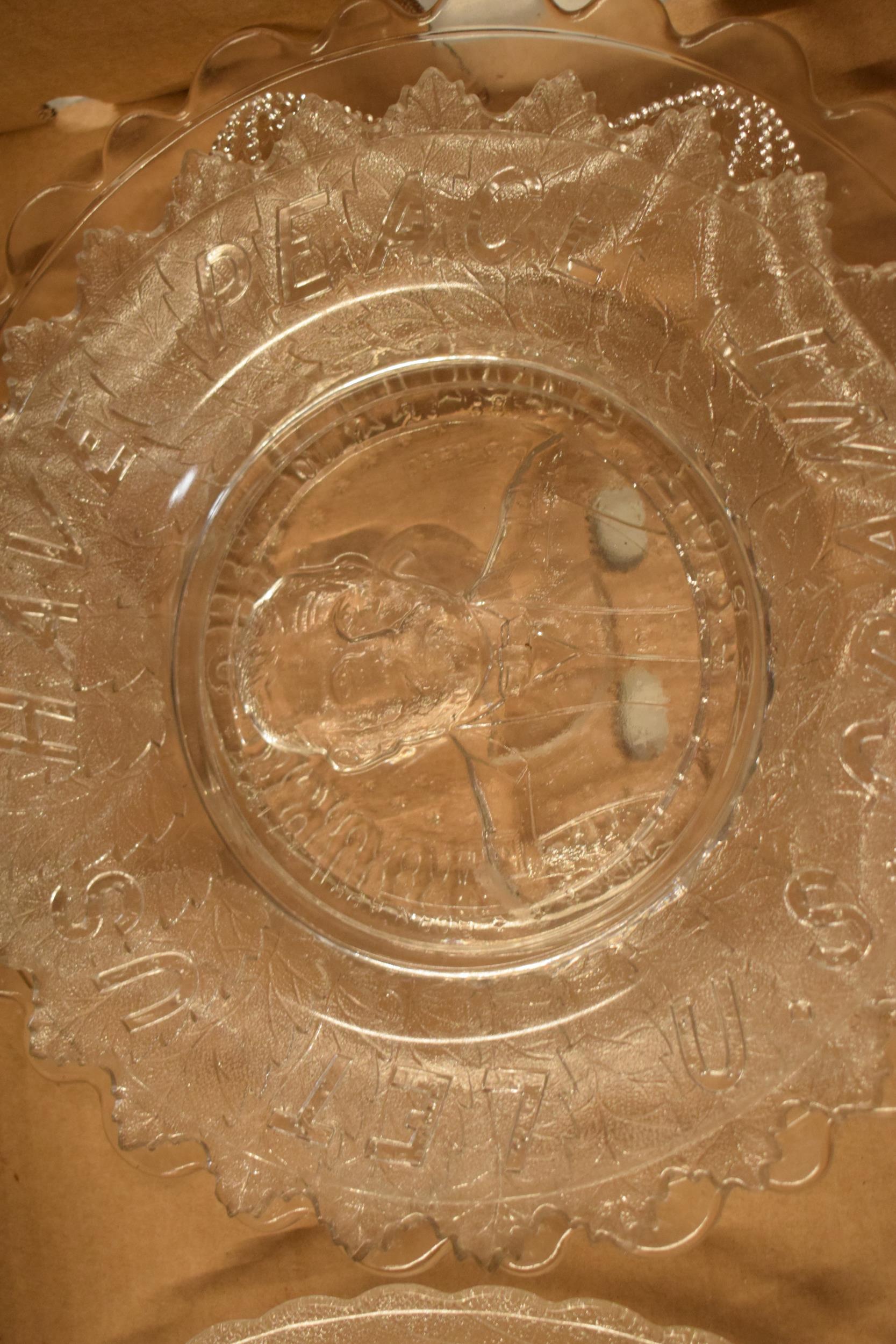 A collection of vintage glassware to include commemorative plates for U.S Grant, McKinley glass tray - Image 4 of 6