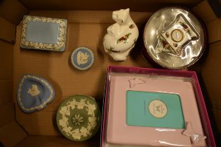 A collection of pottery to include Wedgwood Jasperware, a Queensware trinket box, Royal Albert