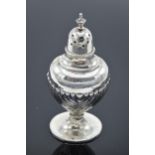 Silver pepper shaker. Sheffield 1903. 39.1 grams.