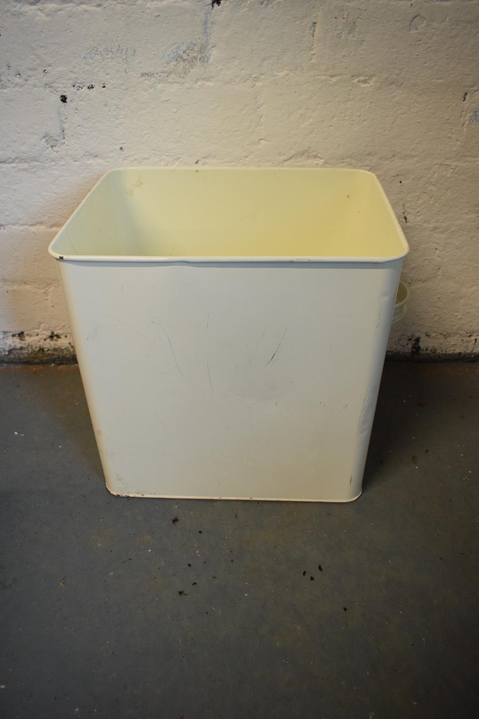 A vintage-style bread bin. 38 x 24 x 35cm tall. - Image 5 of 5