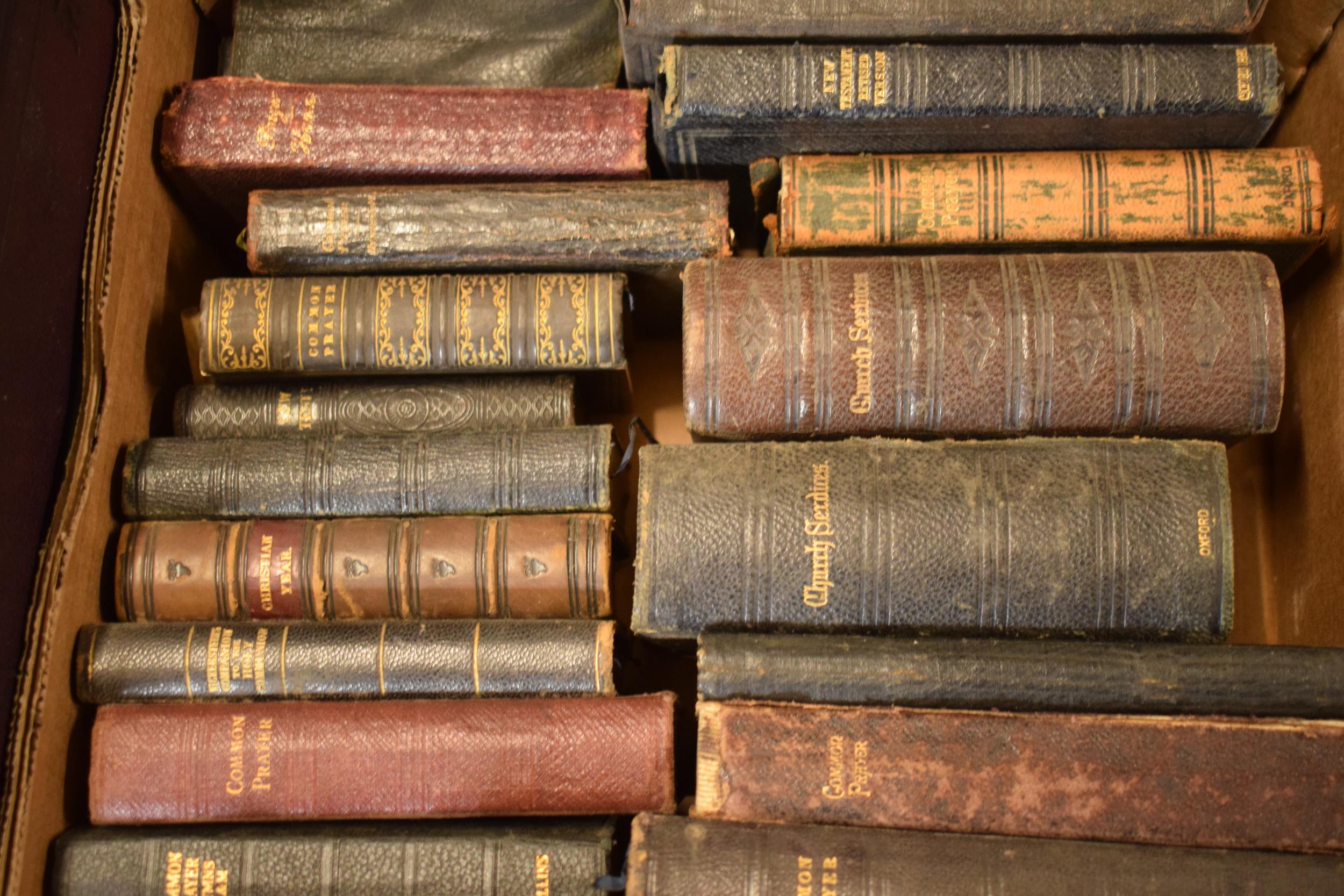 A large collection of old Bibles and prayer books etc of varying sizes to include a couple of - Image 3 of 5