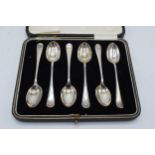 A cased set of 6 silver tea spoons, 83.0 grams / 2.67 oz. Sheffield 1928.