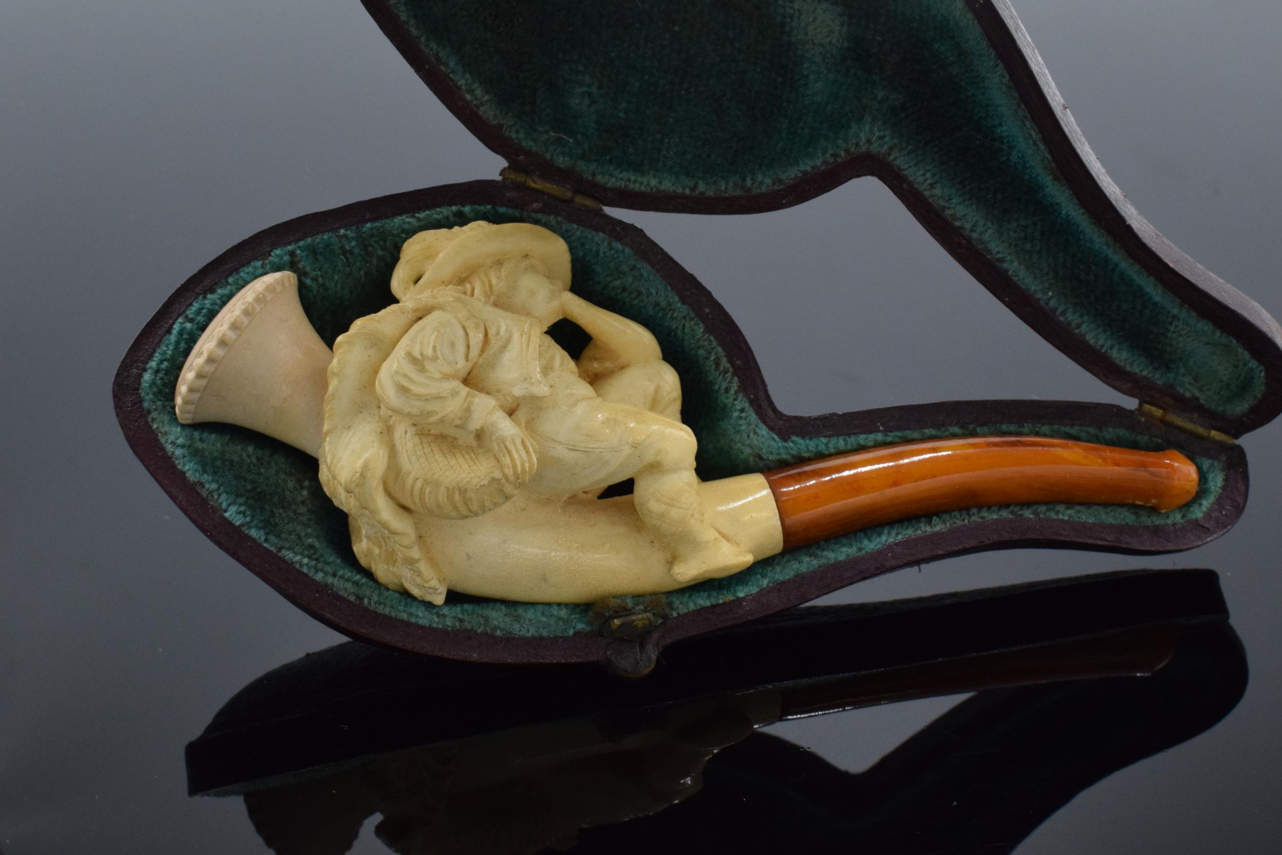 Victorian cased meerschaum pipe depicting a horn blower. 11cm long. In good condition. - Image 3 of 5