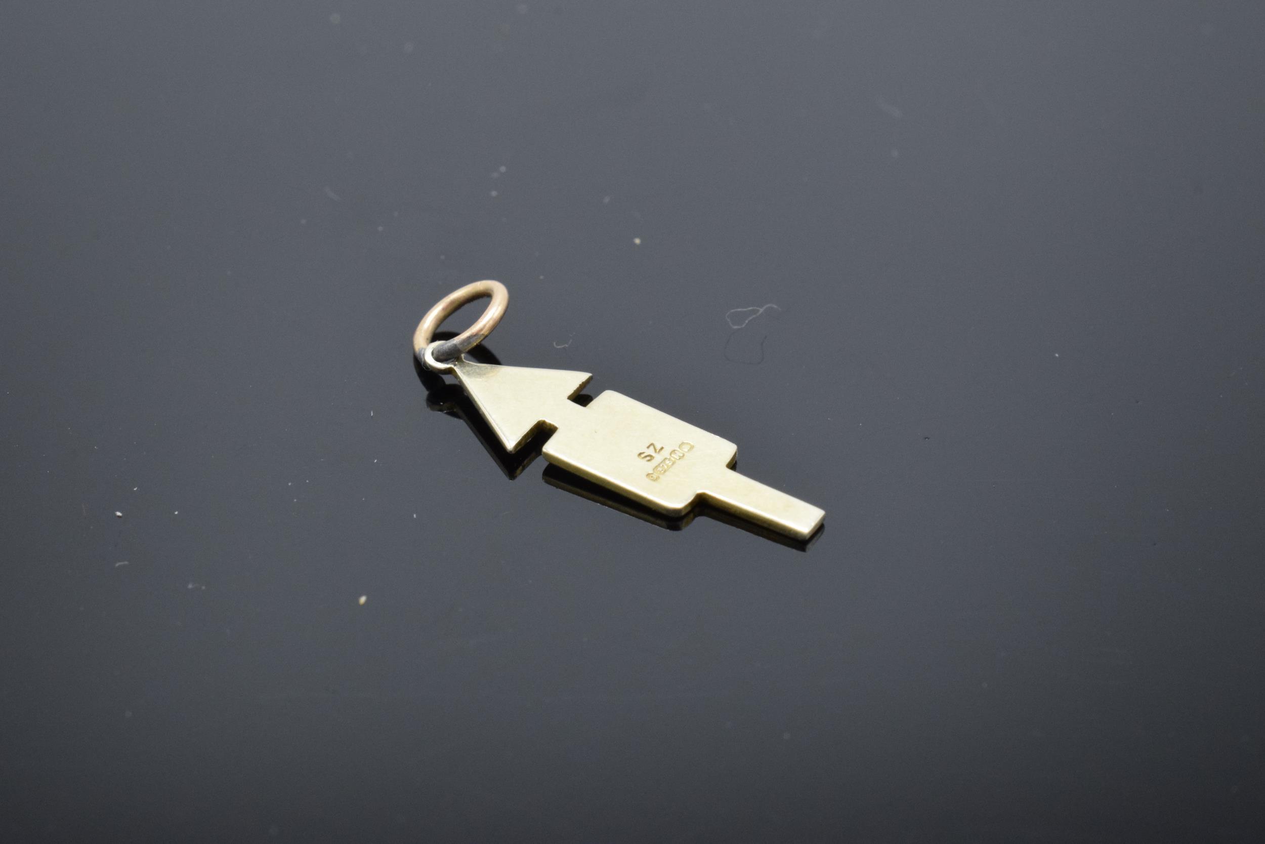 9ct gold enamelled road sign charm 'Torch of Knowledge'. 2cm long. - Image 3 of 3