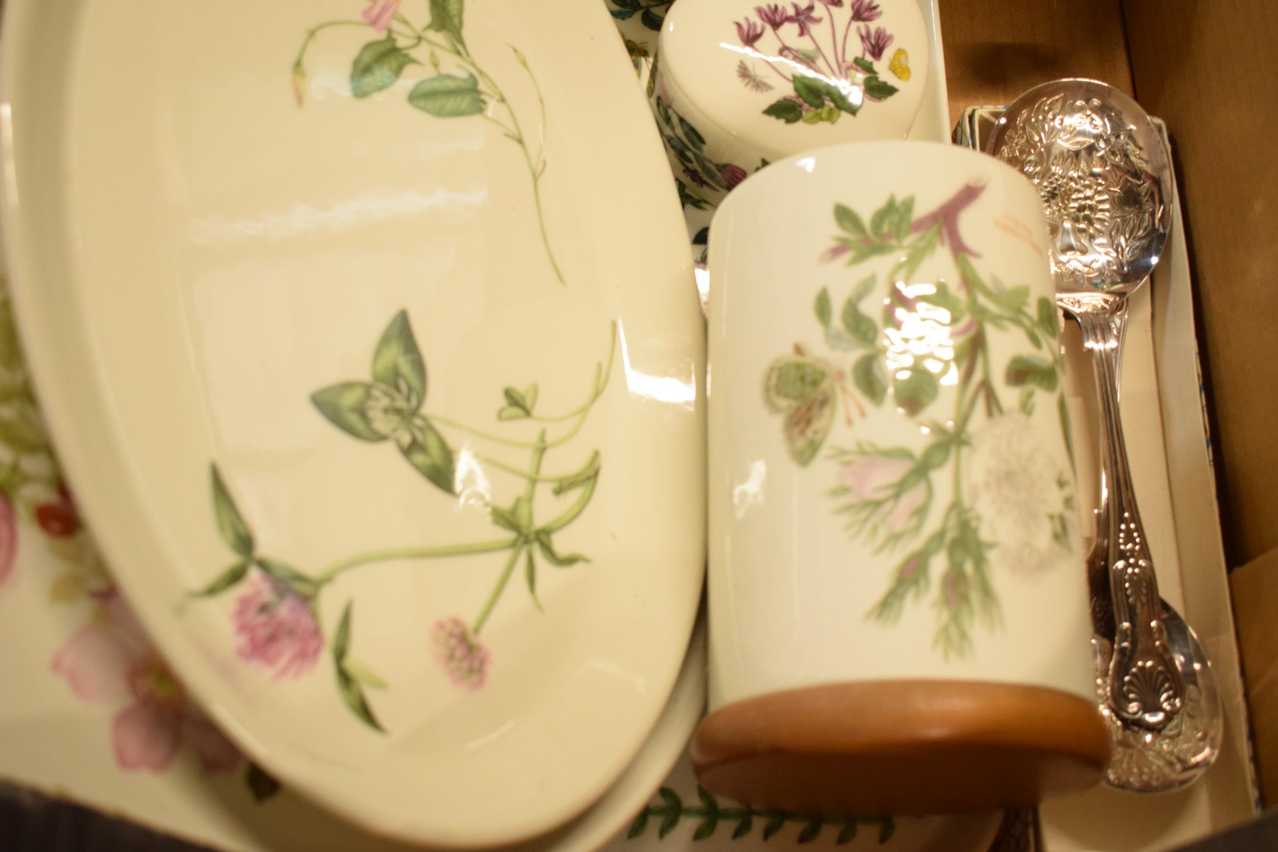 A collection of Portmeirion pottery to include storage jars, trinkets, bowl, plates and a plastic - Image 5 of 5