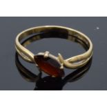 9ct gold ladies stone-set ring, size L/M. 1.0 grams.