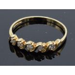 9ct gold ladies ring with 5 stone ring (CZs). 1.3 grams. Size P.