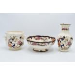 A trio of Masons items in the Blue Mandalay design to include a pedestal bowl, a vase and a