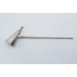 A hallmarked silver candle snuffer, London 1986, D J Anderson. 14cm long. 19.1 grams.