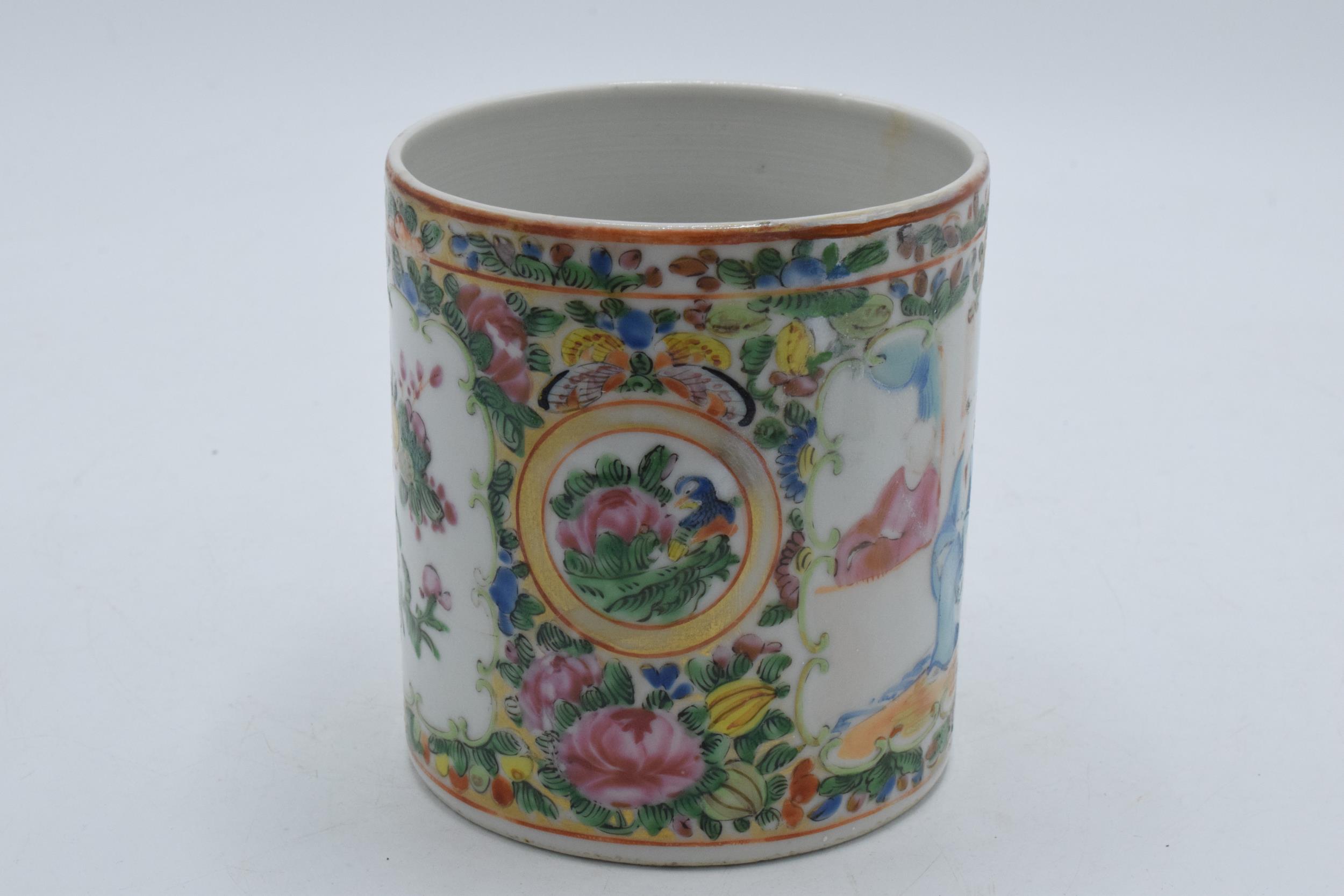 A small 19th century trinket / lidded jar decorated with Mandarin decoration, 6.5cm tall (some small - Image 4 of 11