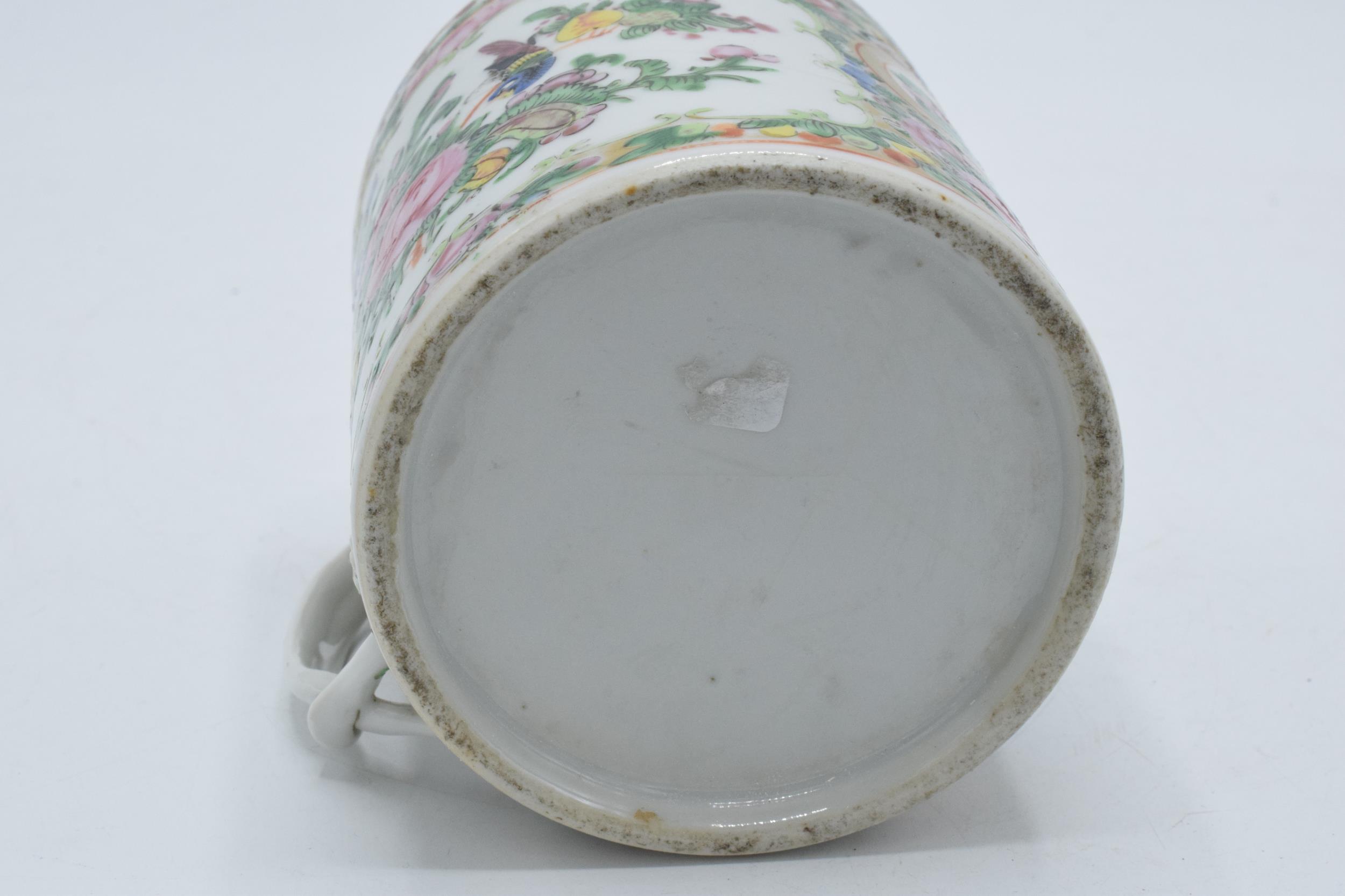 A small 19th century trinket / lidded jar decorated with Mandarin decoration, 6.5cm tall (some small - Image 6 of 11