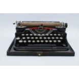 Underwood Standard Portable Typewriter with lid. Untested.