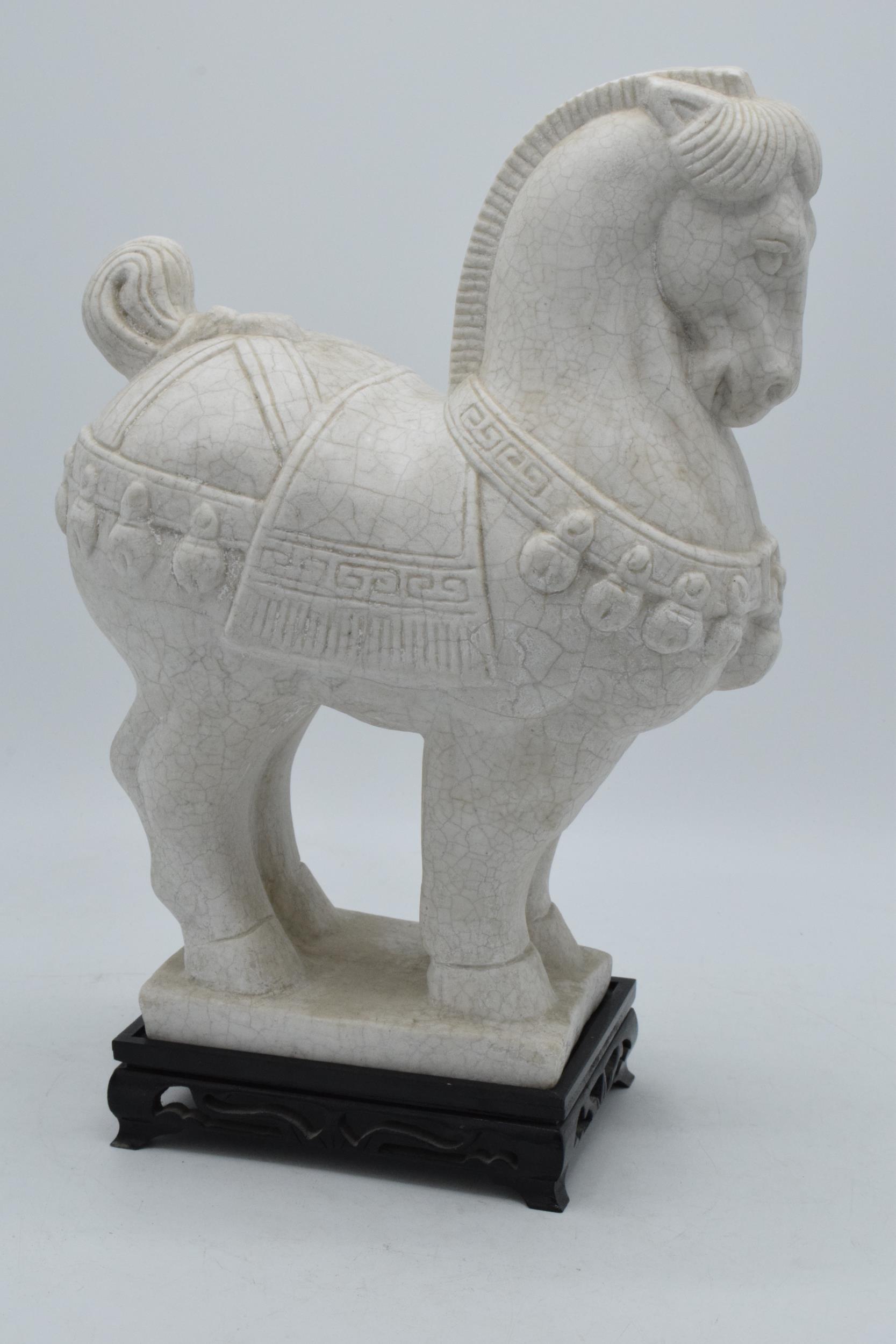 A mid to late 20th century marble-style figure in the manner of a Tang horse on a wooden base, 31. - Image 4 of 4