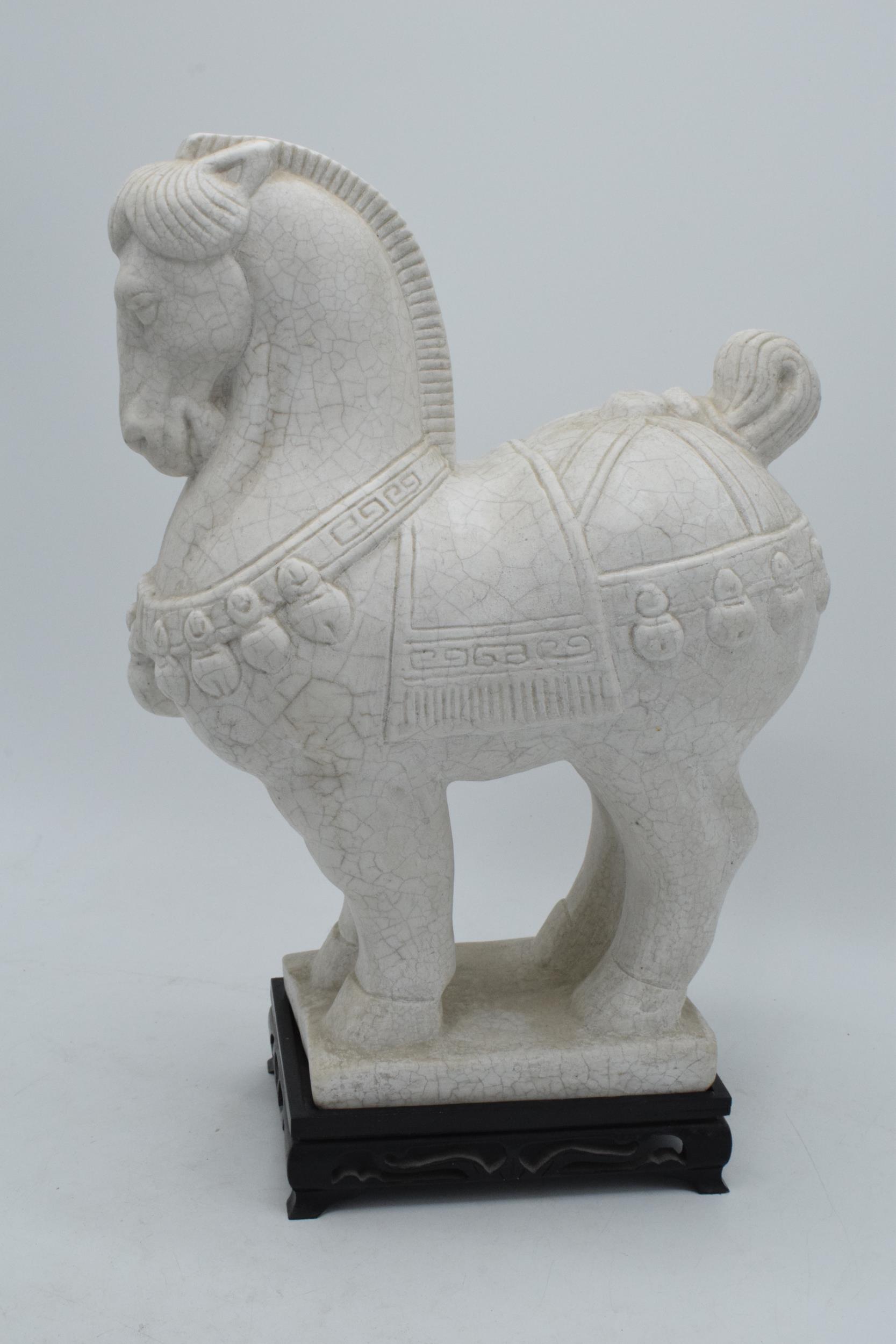A mid to late 20th century marble-style figure in the manner of a Tang horse on a wooden base, 31. - Image 3 of 4