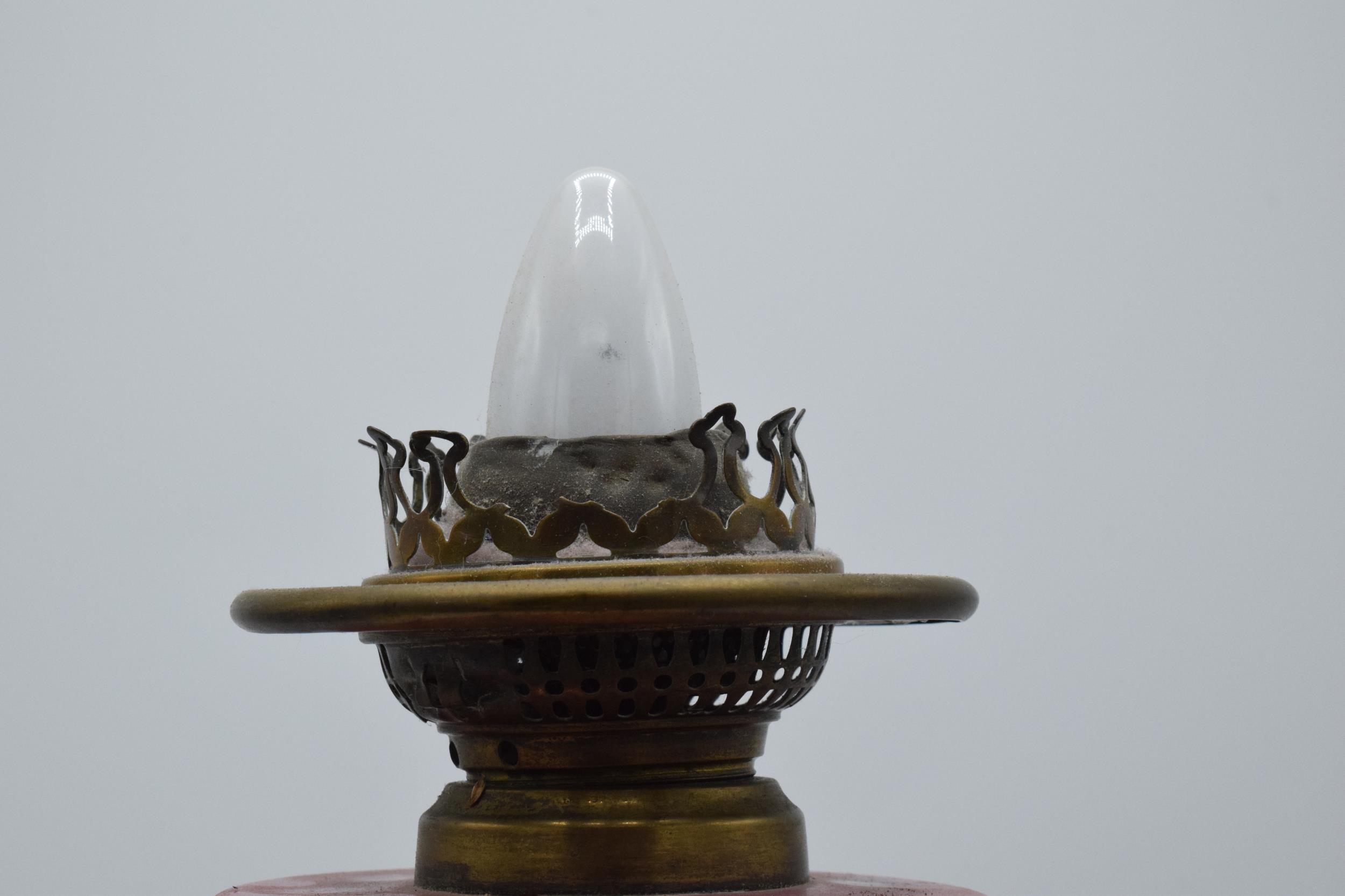 Late 19th century / early 20th century brass oil lamp with pink glass converted into electric - Image 6 of 6