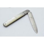 Georgian silver and Mother of Pearl fruit knife / pen knife, 8cm long.