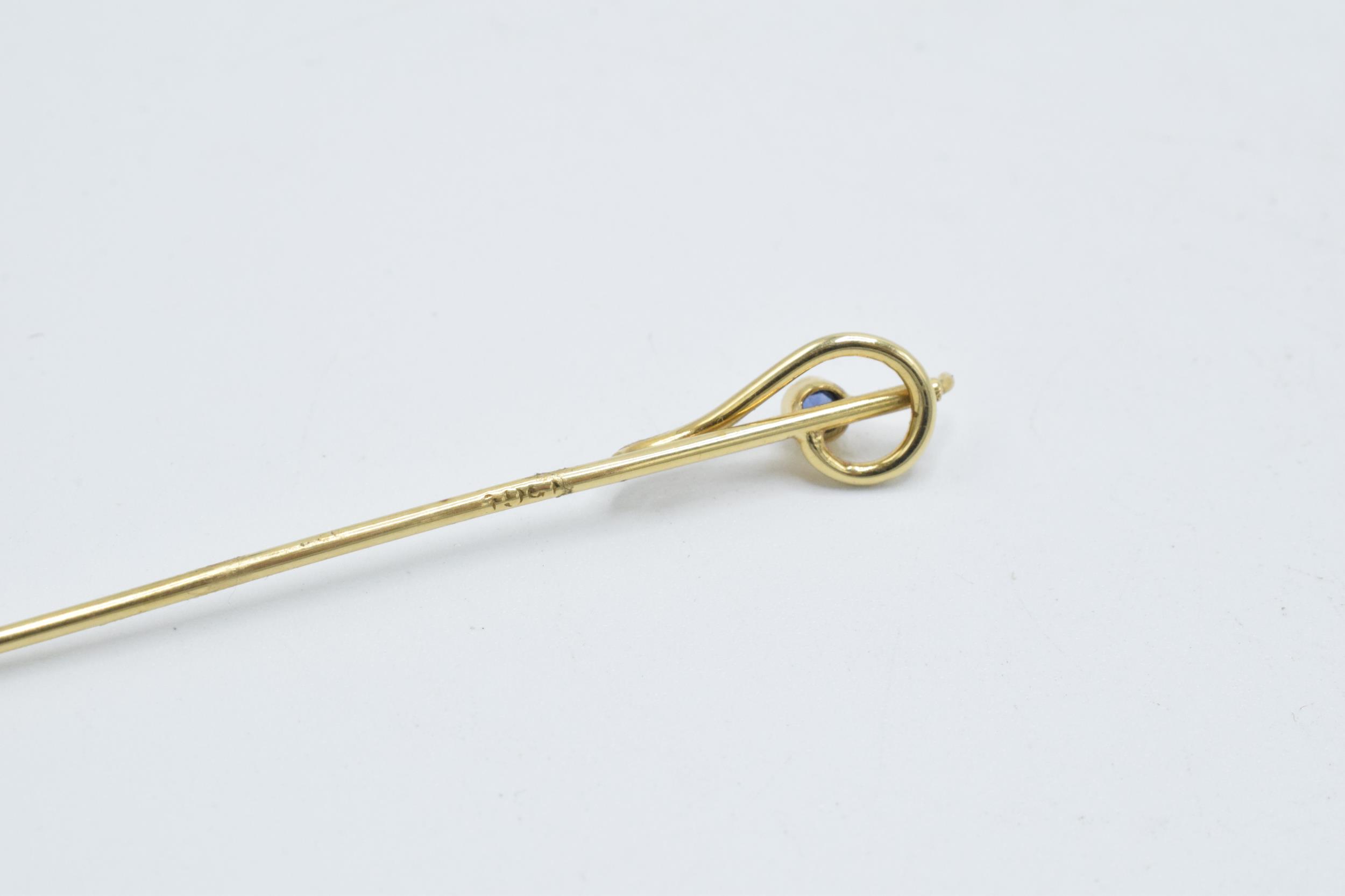 9ct gold stick pin set with sapphire, 1.2 grams, 6cm long. - Image 3 of 3