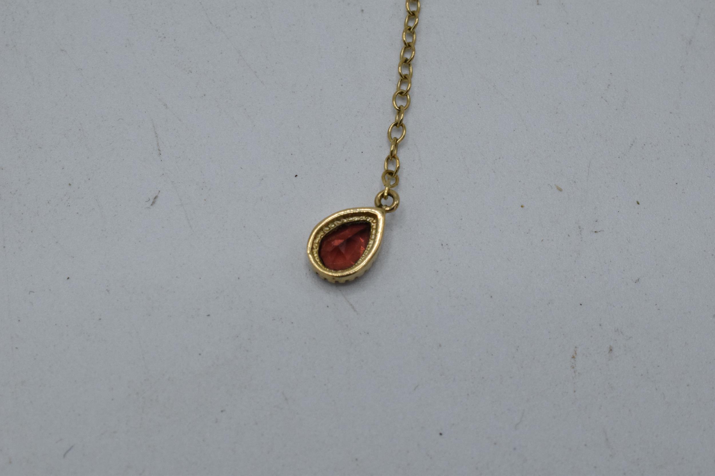 9ct gold and garnet drop earrings. 6cm long. 1.2 grams. - Image 3 of 3
