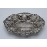 Solid silver pierced fruit bowl / table centre piece, 289.1 grams, 31cm long. London 1926.