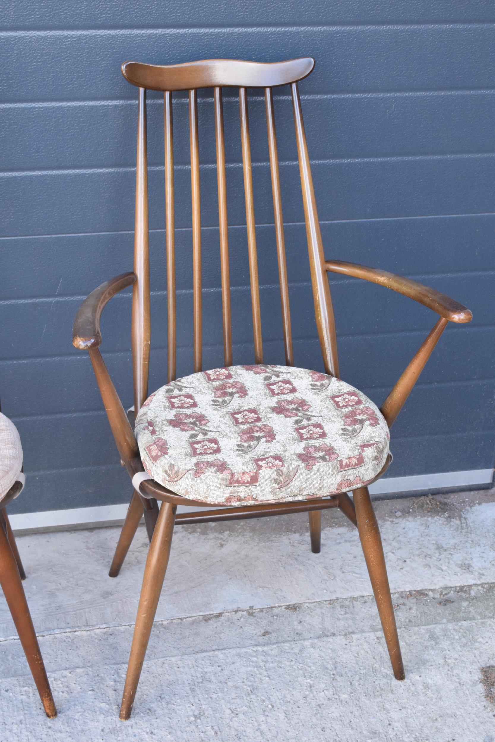 A set of 4 mid century Ercol spindle-back chairs to include 2 arm chairs (4). 97cm tall. Age-related - Image 2 of 10