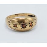 9ct gold 3 stone garnet ring, 2.1 grams, size O/P.