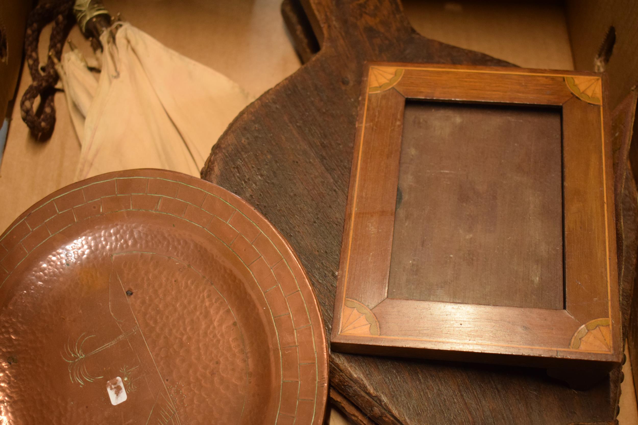 A collection of items to include an inlaid photoframe, heavy copper plaques, parasol and a set of - Image 2 of 5