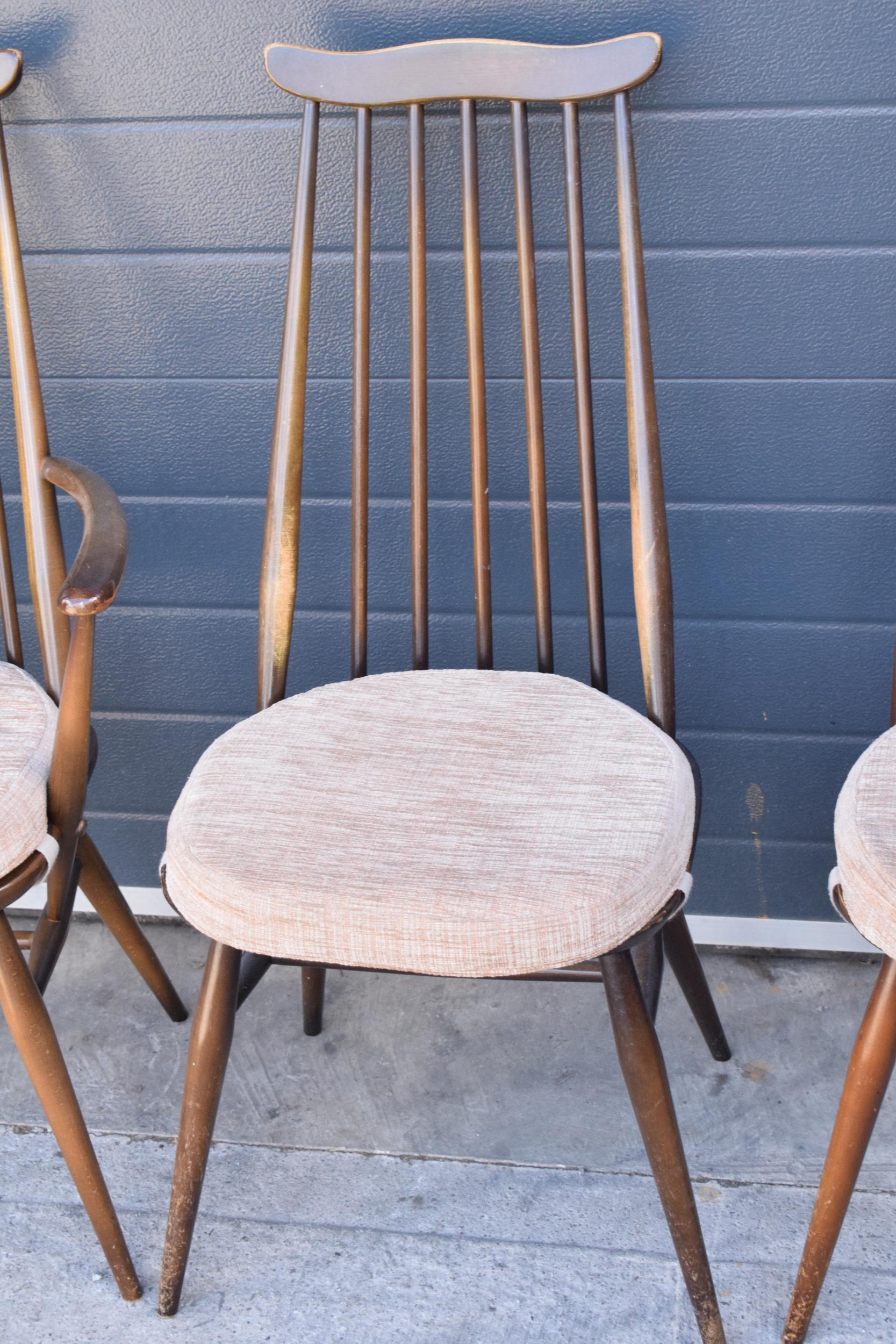 A set of 4 mid century Ercol spindle-back chairs to include 2 arm chairs (4). 97cm tall. Age-related - Image 4 of 10