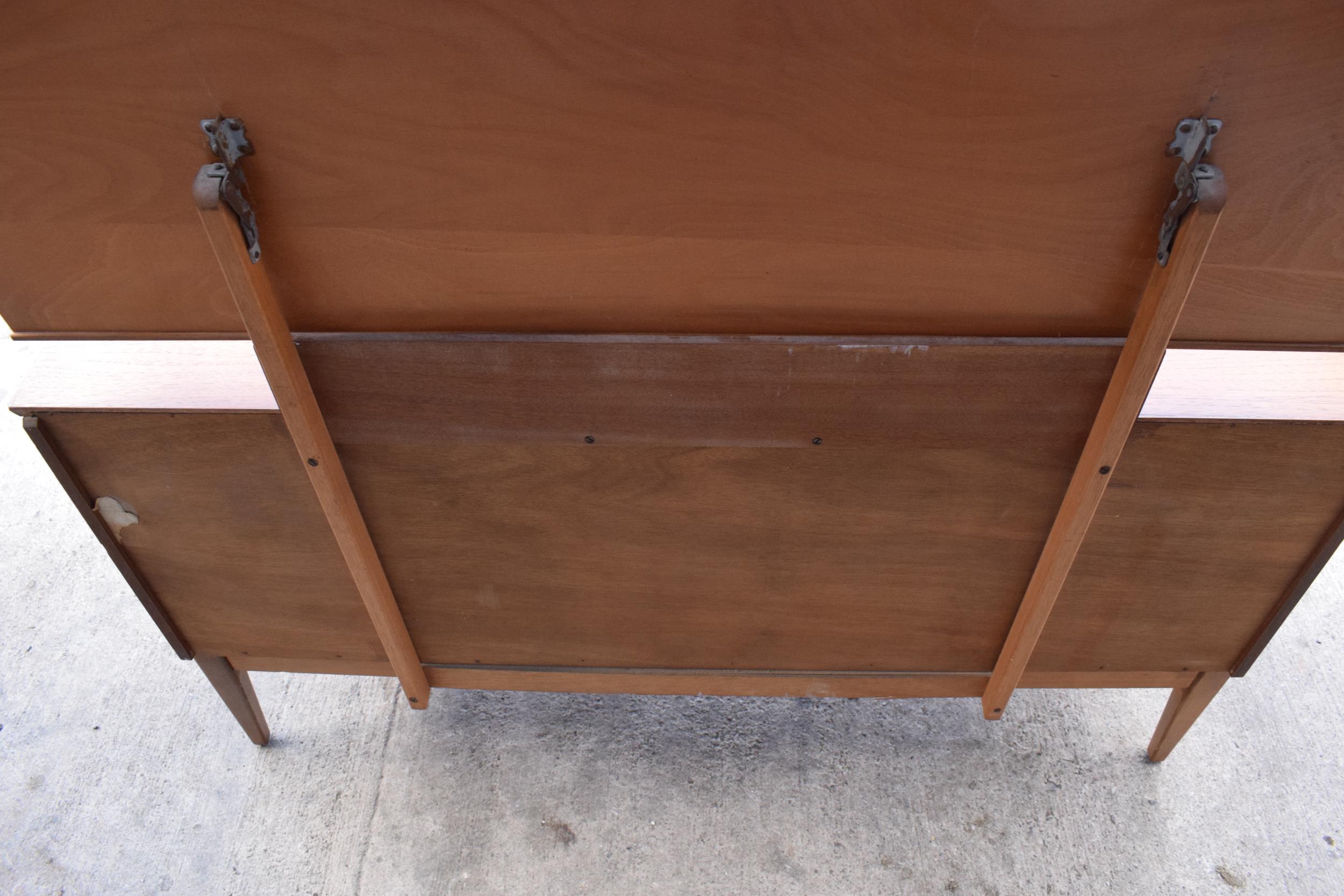 Austinsuite mid century teak mirror backed sideboard / dressing table, 133 x 46 x 122cm tall. Age- - Image 7 of 8