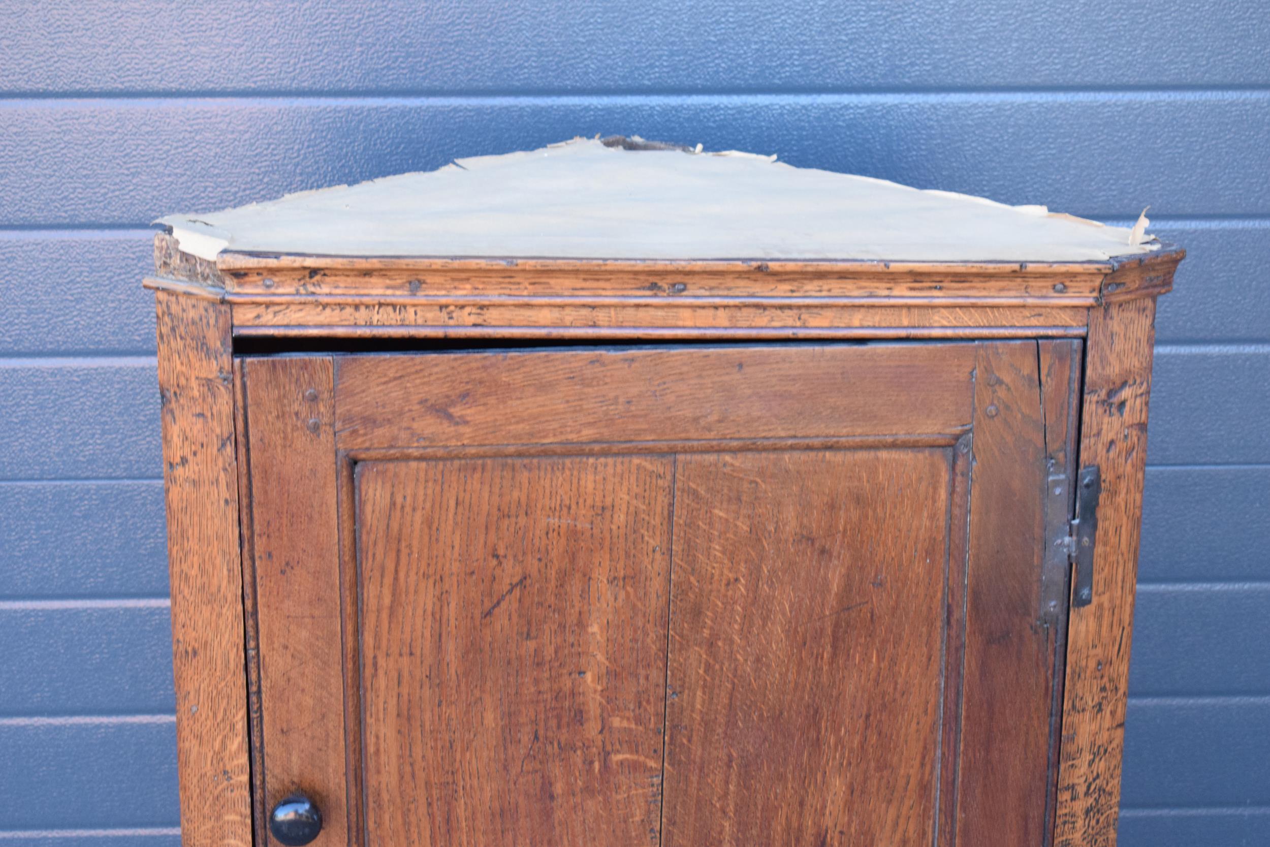 19th century oak corner cupboard with cast metal H-hinges with nice shade of brown, 101cm tall, 74cm - Image 2 of 12