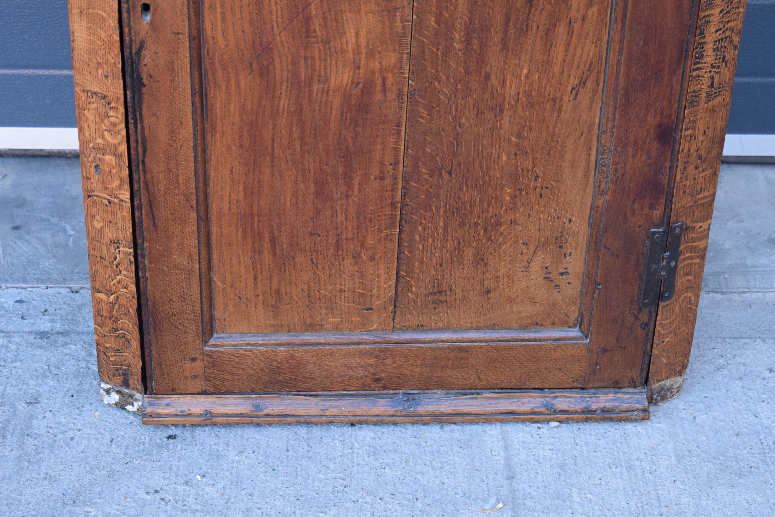 19th century oak corner cupboard with cast metal H-hinges with nice shade of brown, 101cm tall, 74cm - Image 4 of 12