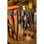 A mixed collection of vintage and used chisels (Qty).