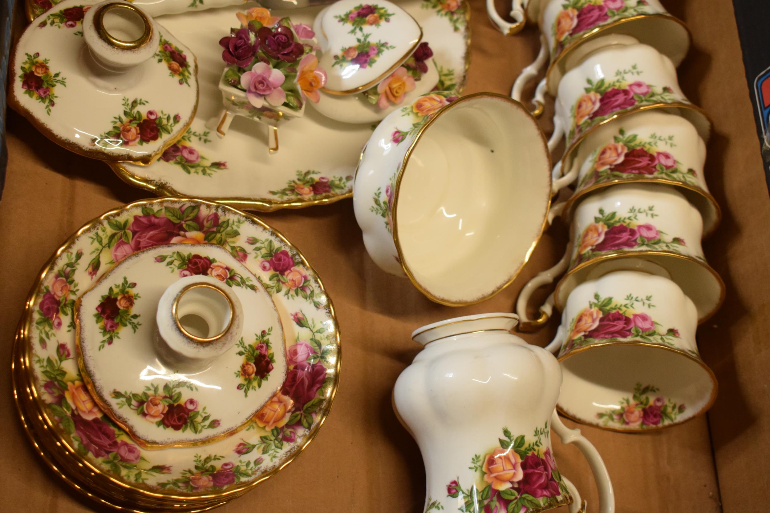 Royal Albert Old Country Roses to include medium teapot, 6 cups, 6 saucers, 6 side plates, cruets, - Image 3 of 5