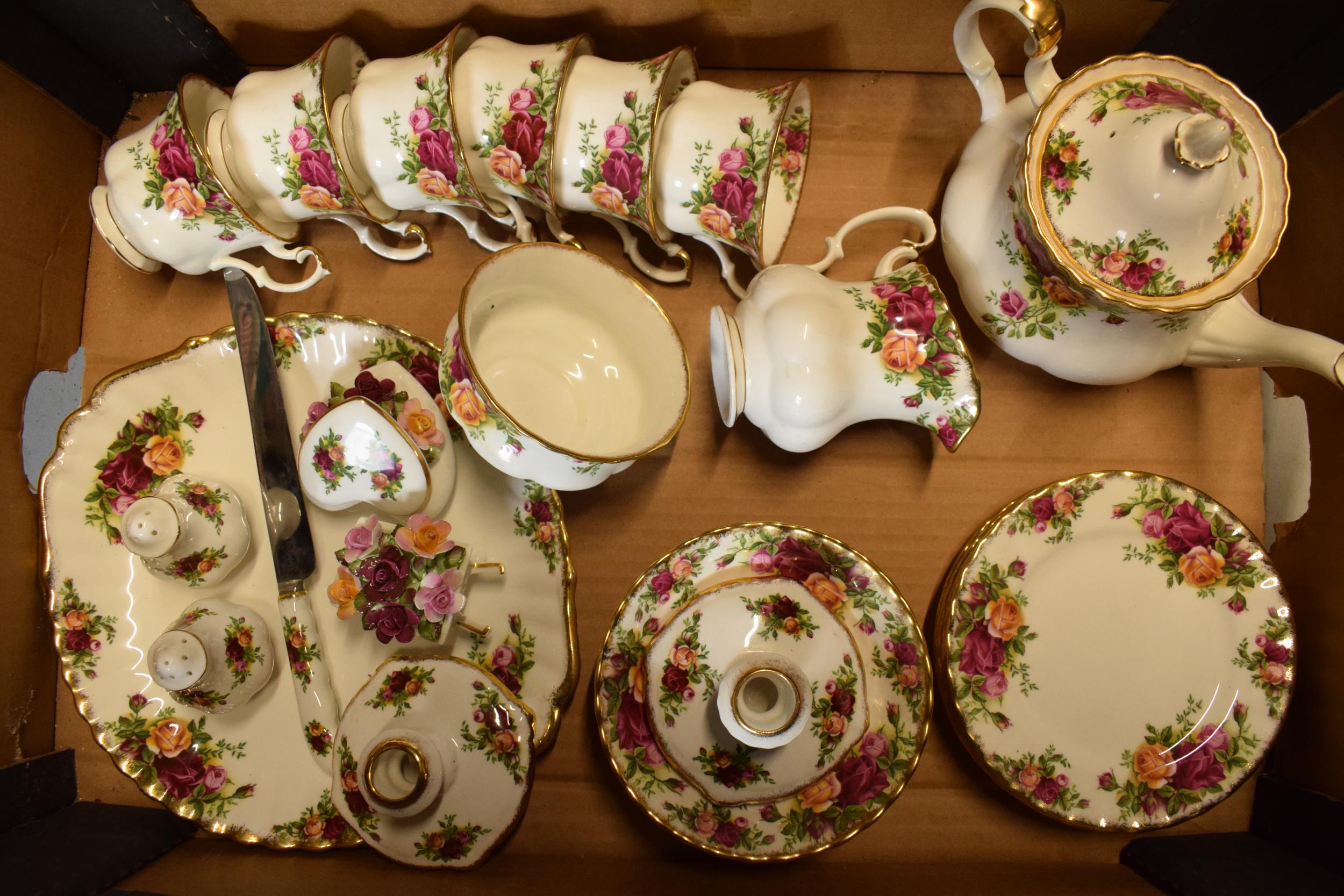 Royal Albert Old Country Roses to include medium teapot, 6 cups, 6 saucers, 6 side plates, cruets,